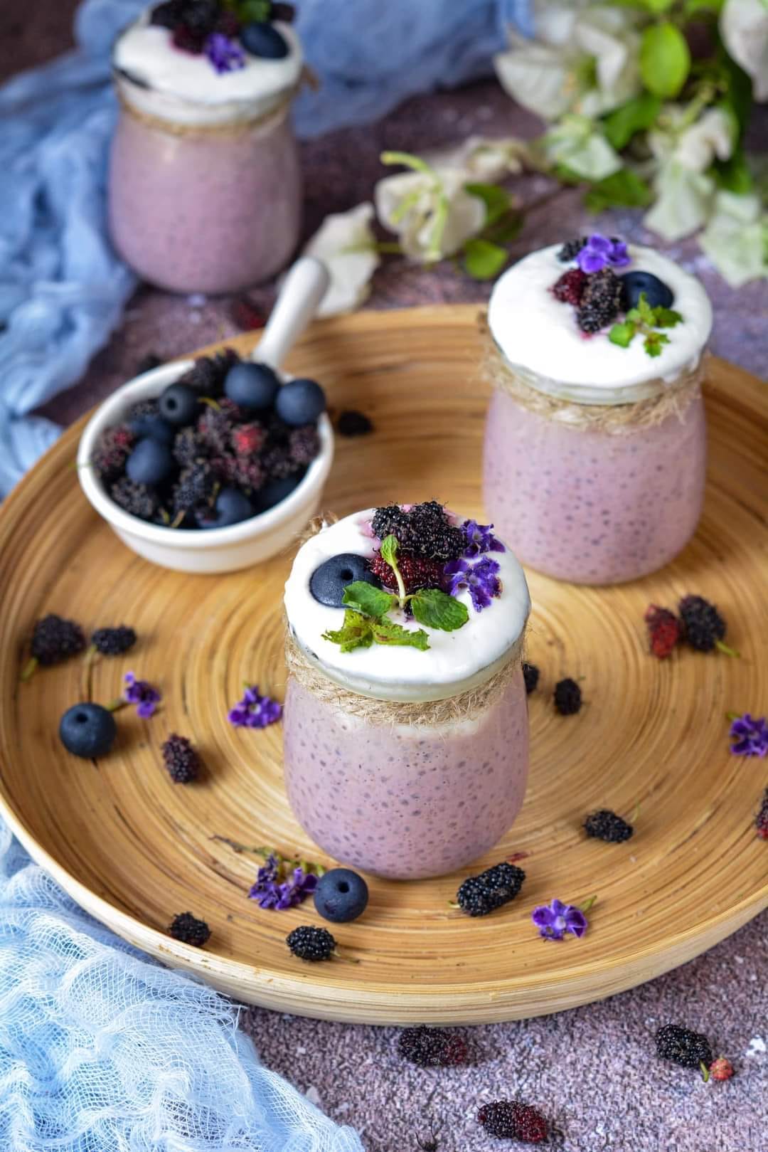 Smoothies with blueberries